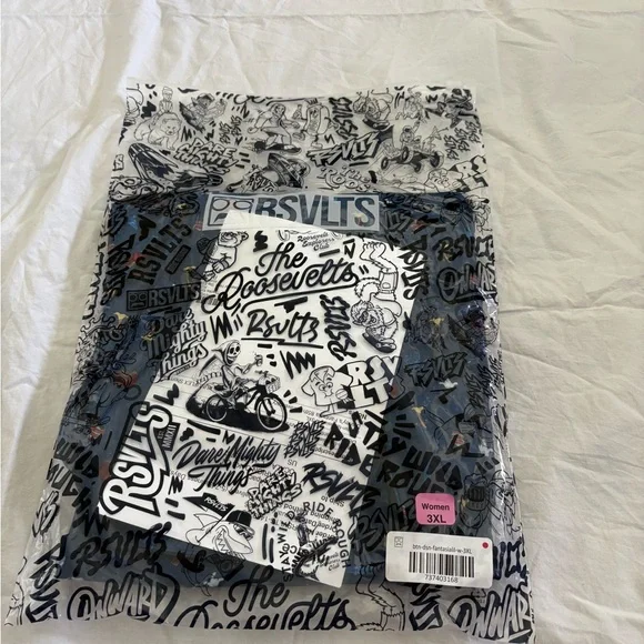 Women’s 3XL Disney RSVLTS Sorcerer Mickey 95th Anniversary Button Down - Picture 7 of 7